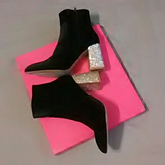 Betsey Johnson Shoes - Betsey Johnson heel boots